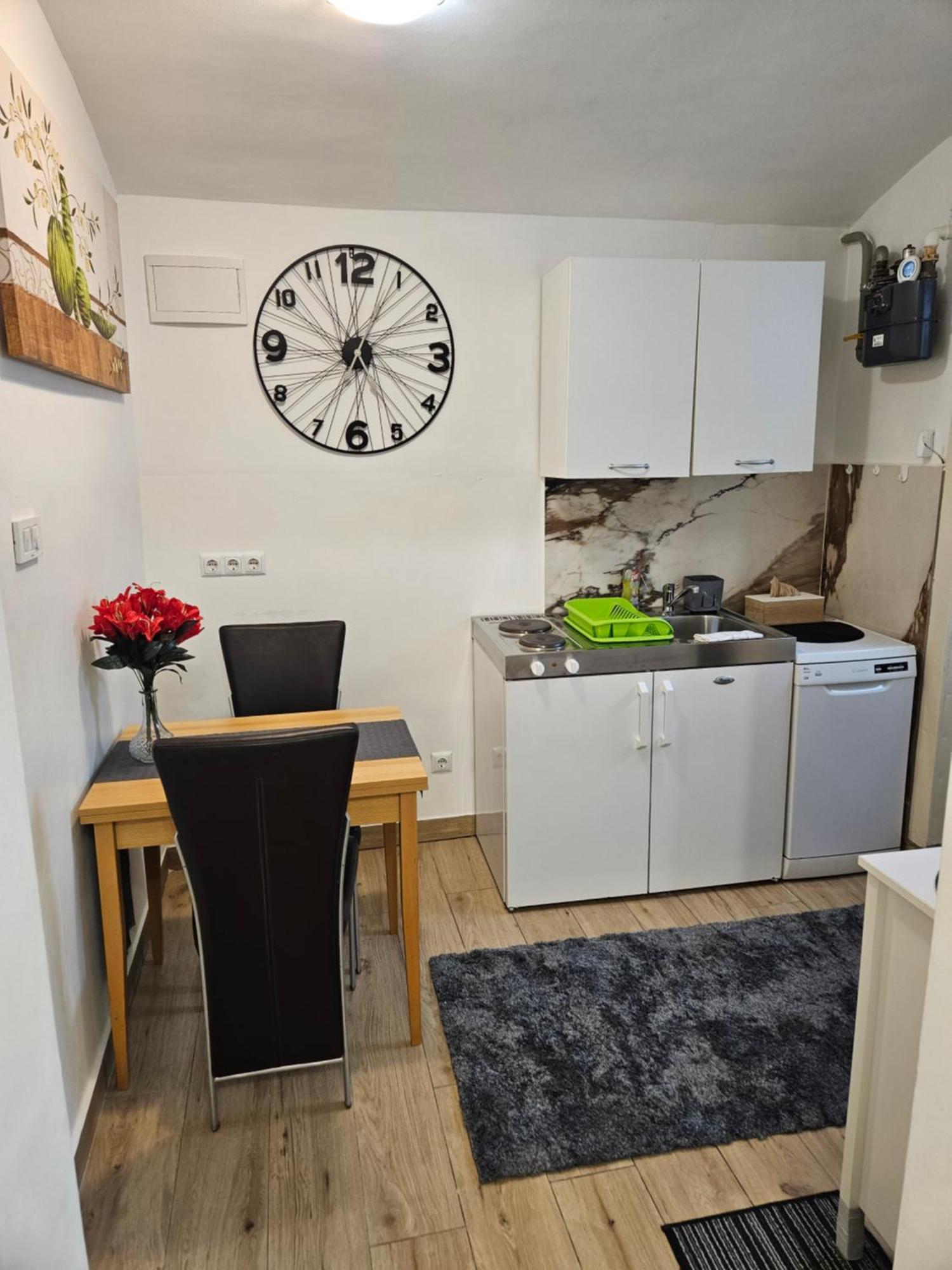Apartment Maja - Strict Center Of Zagreb Exteriör bild
